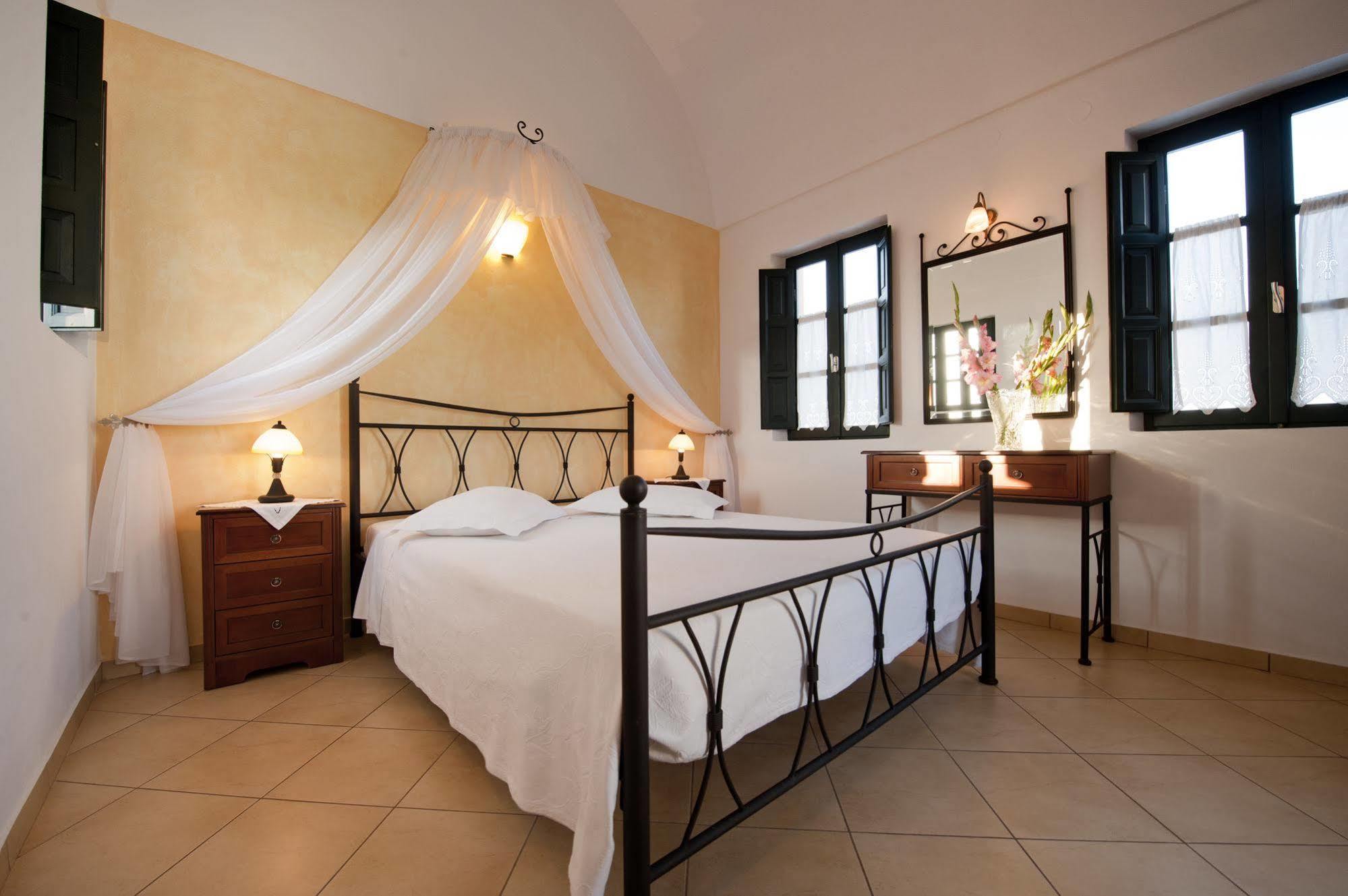 Anthonas Apartments Imerovigli  Dış mekan fotoğraf